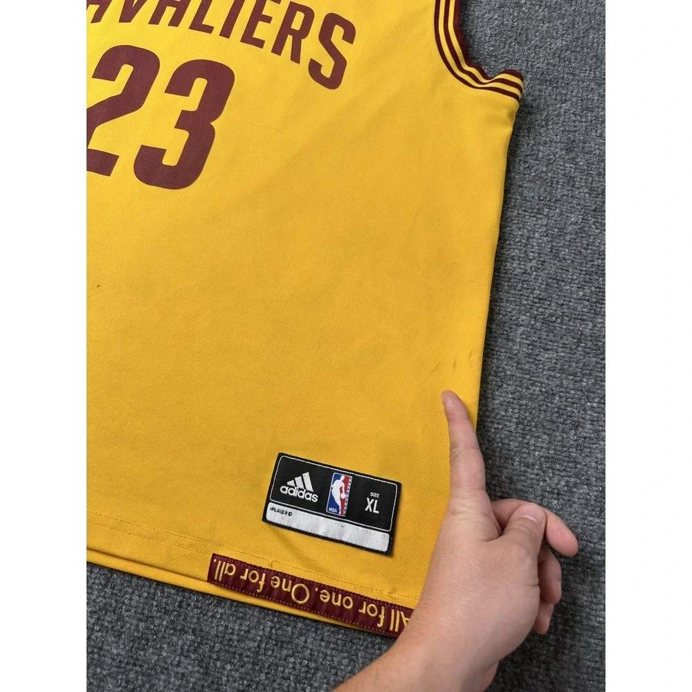 Mens‎ Basketball Adidas Cleveland Cavaliers James #23 Yellow Jersey, Size XL